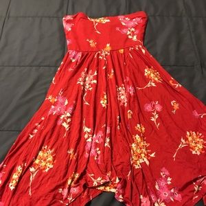 Woman’s dress strapless